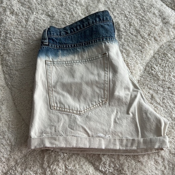 GAP Jean Shorts - Picture 3 of 4